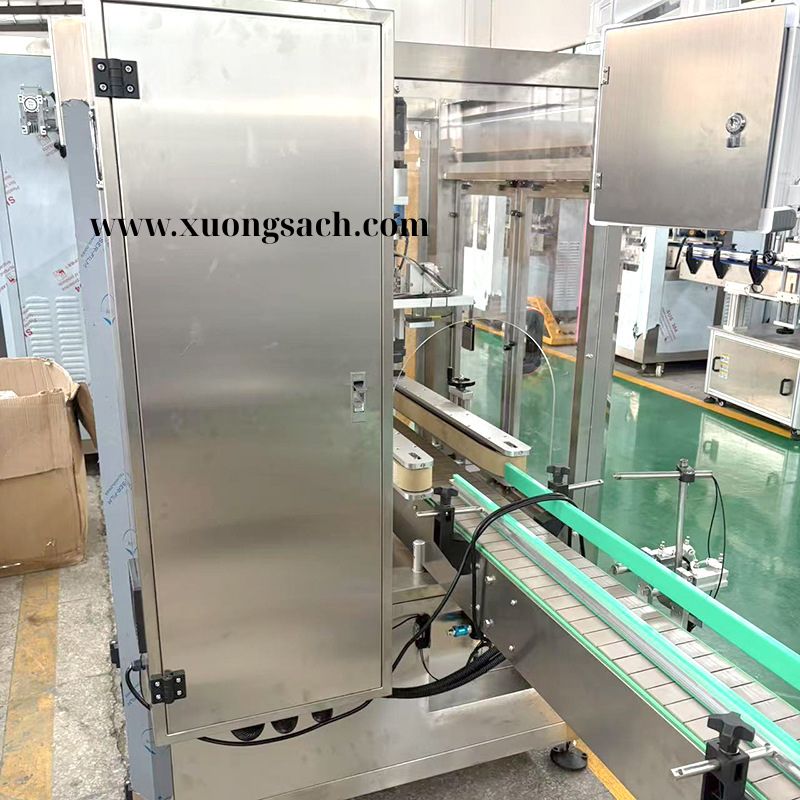 Máy cắt phóng màng co thân chai tự động